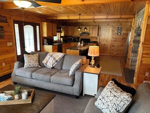 Smart TV - Charming Cozy Cabin with breathtaking views in the heart of Hocking Hills (Rockbridge)