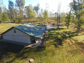 Exterior - Charming Cozy Cabin with breathtaking views in the heart of Hocking Hills (Rockbridge)