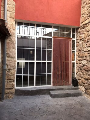 Exterior detail - Country House 'El Canchal De Eladia' with Mountain View, Wi-Fi and Air Conditioning (VALDEVERDEJA)