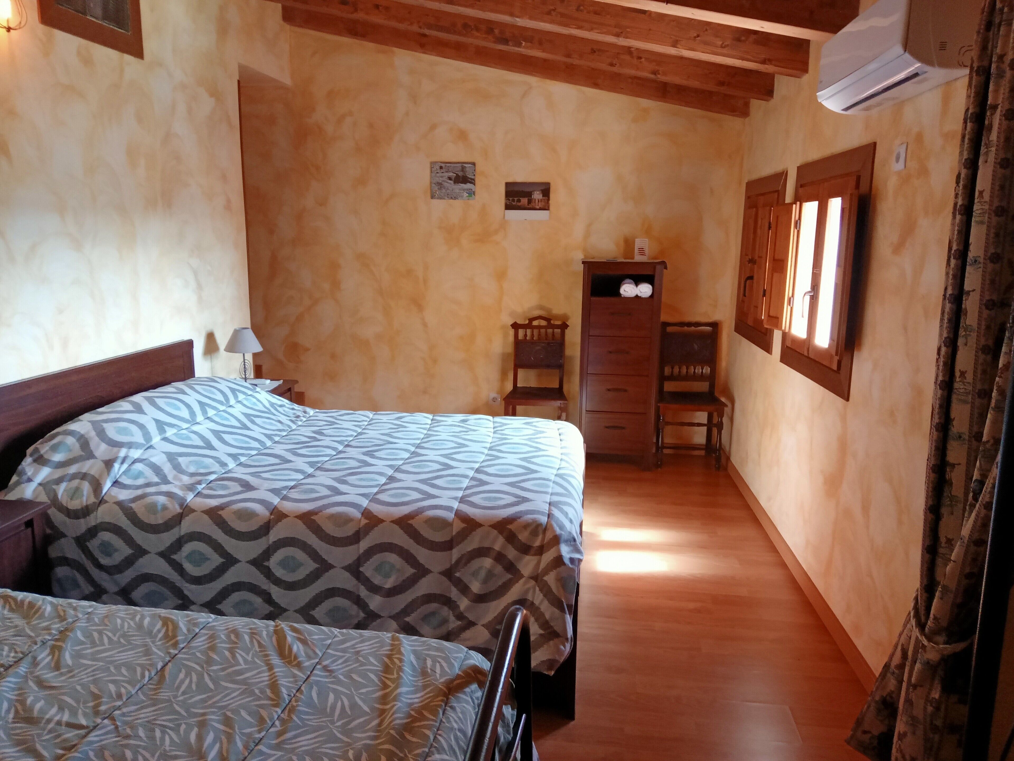 6 bedrooms, iron/ironing board, free WiFi, bed sheets