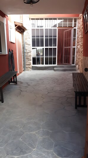 Interior - Country House 'El Canchal De Eladia' with Mountain View, Wi-Fi and Air Conditioning (VALDEVERDEJA)