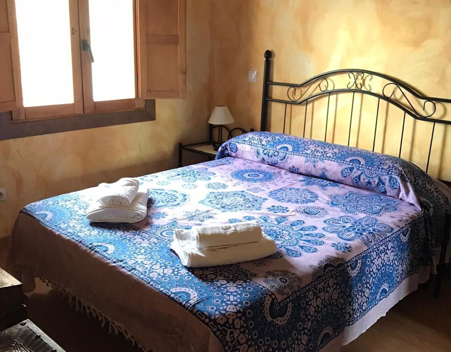 6 slaapkamers, een strijkplank/strijkijzer, gratis wifi, beddengoed