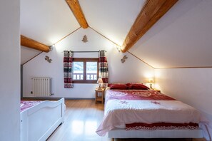 3 bedrooms, iron/ironing board, free WiFi, bed sheets