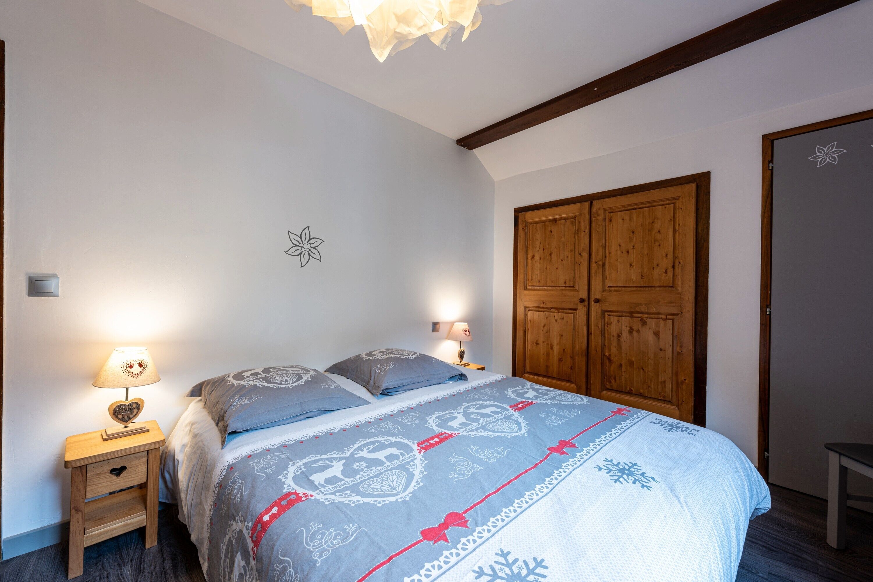 3 chambres, fer et planche à repasser, Wi-Fi gratuit, draps fournis