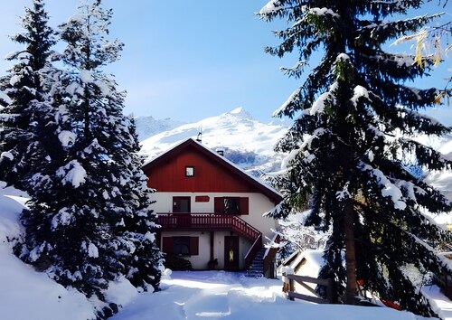Chalet "Les Églantiers" avec vue sur les montagnes, jardin privé et Wi-Fi
