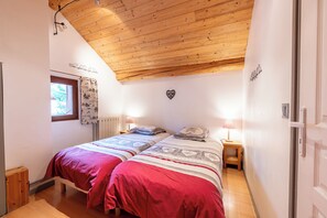 3 عدّة غرف نوم ومكواة/لوح كي وواي فاي مجانًا وملاءات أسرّة