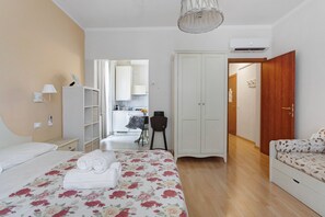 1 bedroom, free WiFi, bed sheets