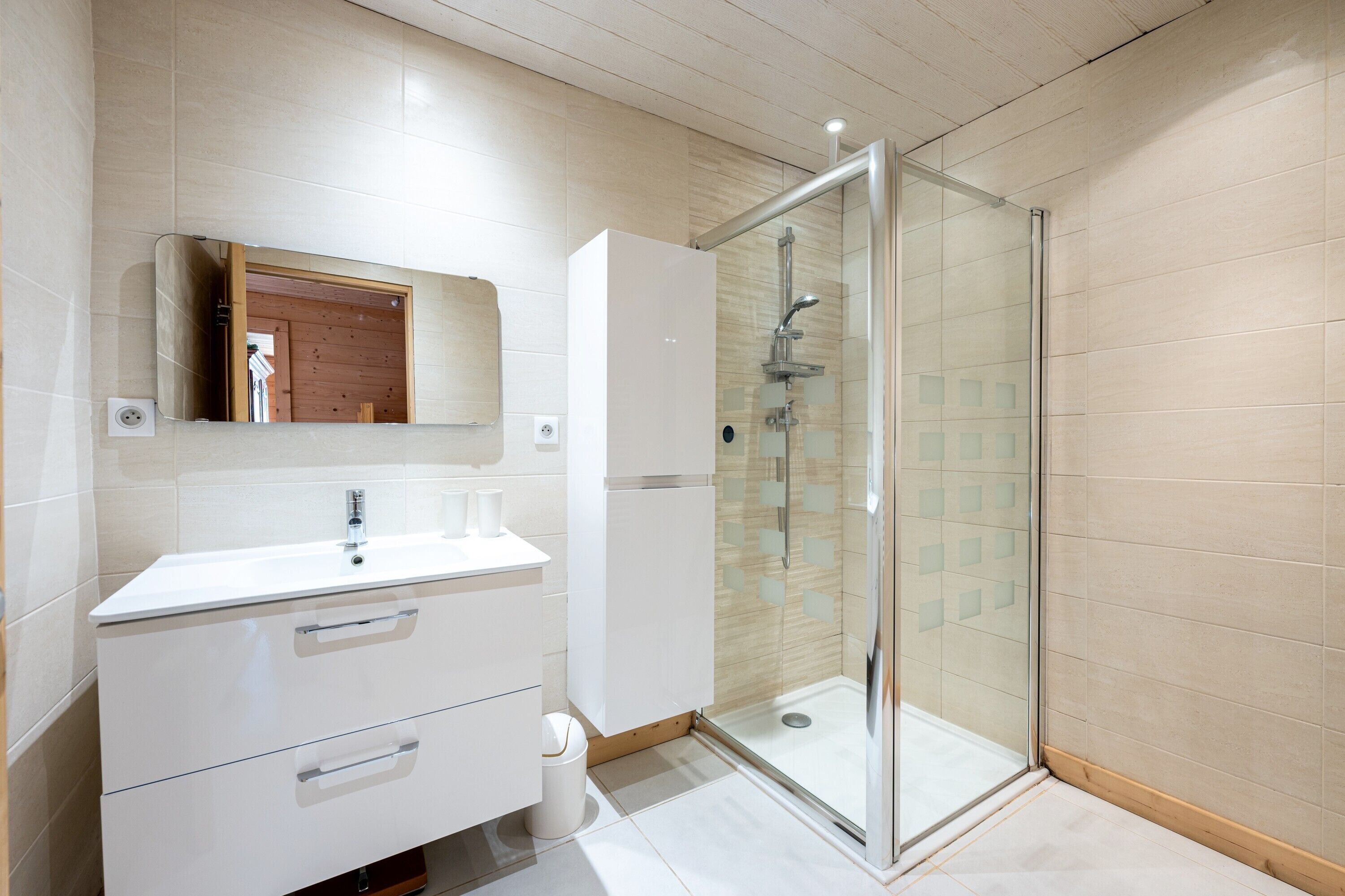 Een douche, een haardroger