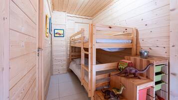 3 sovrum, strykjÀrn/strykbrÀda, gratis wi-fi och sÀngklÀder