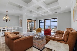 Smart TV - Luxury and Elegance! Stunning Riverfront view, Heated Pool - Bayview - Roelens (Cape Coral)