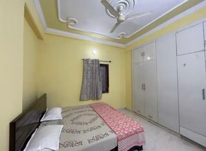 3 dormitorios, tabla de planchar con plancha, wifi y ropa de cama