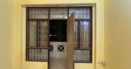 3-bedroom apartment in heart of Lucknow with AC, WiFi. Enjoy your stay