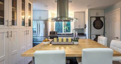 NEW Gurneville Backyard Oasis + Spa + Firepit + Dog Friendly + Wi-Fi