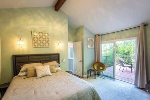 2 habitaciones, escritorio, tabla de planchar con plancha y wifi 