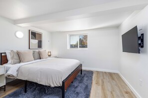 6 slaapkamers, een strijkplank/strijkijzer, gratis wifi, beddengoed