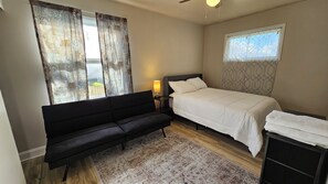3 bedrooms, desk, iron/ironing board, travel crib
