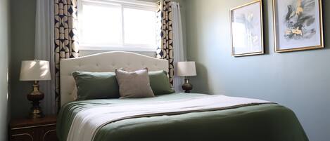 3 chambres, fer et planche à repasser, Wi-Fi, draps fournis