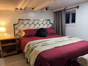 3 habitaciones, tabla de planchar con plancha, wifi y ropa de cama 