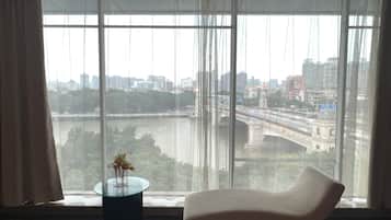 Honeymoon Suite, 1 Bedroom, Non Smoking | 1 bedroom, in-room safe, desk, laptop workspace