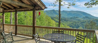 Mountain Top Cabin! Hot tub + Fireplace + Dog Friendly