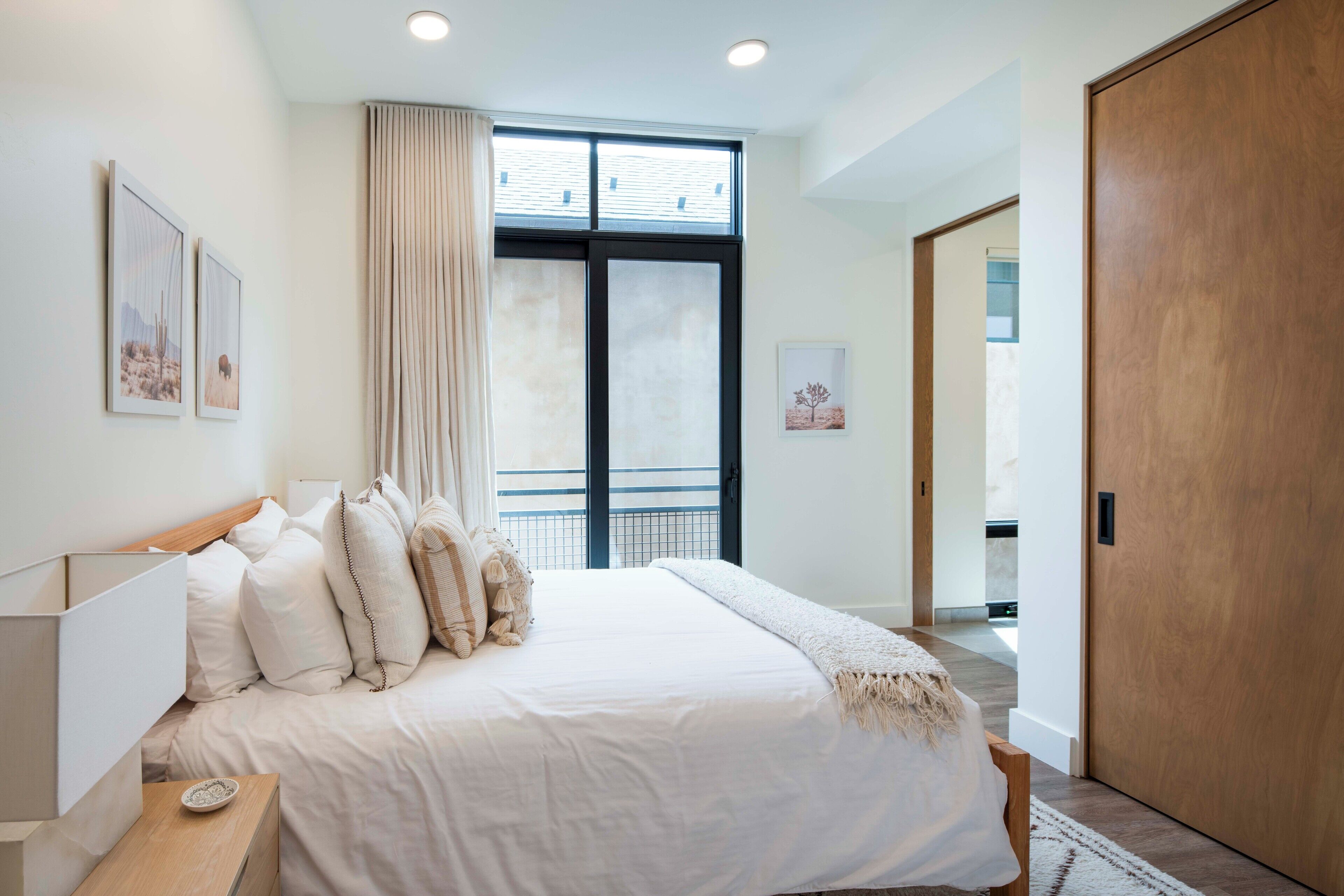 2 bedrooms, WiFi, bed sheets, wheelchair access