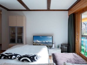 1 室のベッドルーム、WiFi