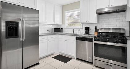 Boho Cottage. Hot Tub. Family Friendly. Walk to AT&T Stadium!