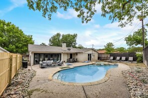 Pool - 6 Bed - Swimming Pool - Hot Tub - Prime Location (Irving)