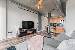 TV connectée, cheminée