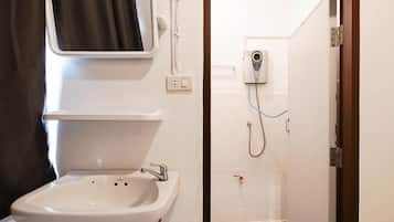 Studio | Bathroom
