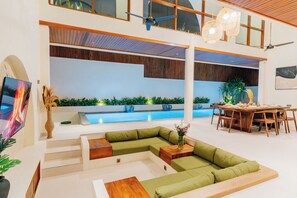 Flat-screen TV - Luxury Noah Villa (Kuta)