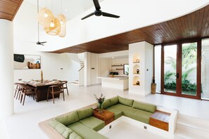 Luxury-Villa, Poolblick | Wohnbereich