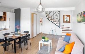 TV - Amazing home in Lubkowo with WiFi (Lubkowo)