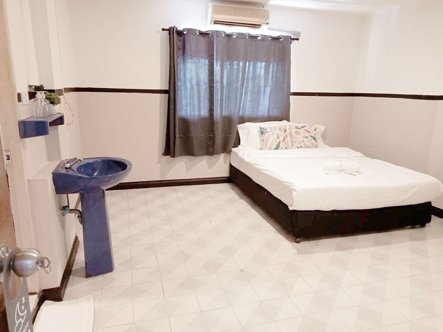 Double Room | Free WiFi