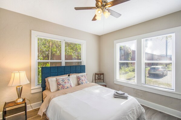 3 bedrooms, iron/ironing board, WiFi, bed sheets