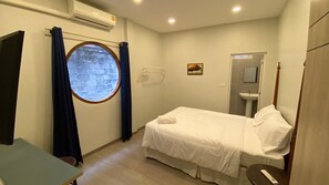 Double Room | Free WiFi, bed sheets - CASA Yaowarat (Bangkok)