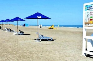 Beach - Apt close to the Sea, Historic Center and Las Americas. (Cartagena)