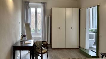 Fer et planche Ă repasser, Wi-Fi gratuit, draps fournis