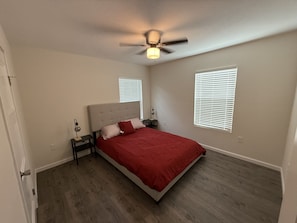 2 bedrooms, desk, iron/ironing board, WiFi