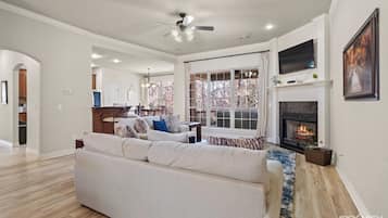 Smart TV, fireplace, table tennis