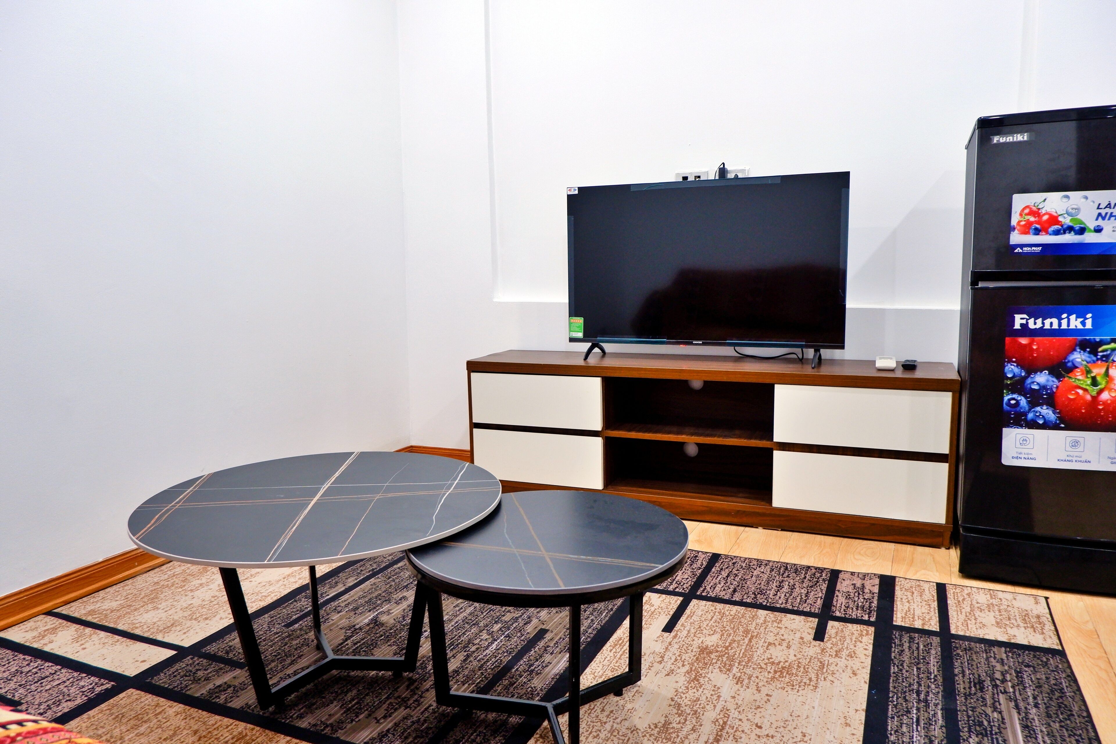 Deluxe Apartment, 1 Bedroom, Balcony, City View | Television