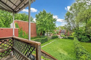 Property grounds - Charming Duplex on Quiet Street (St. Louis)