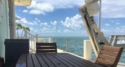 Open Ocean View, Private Hot Tub, Ice Machine, Moor 26' Boat!