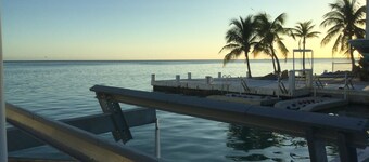 Open Ocean View, Private Hot Tub, Ice Machine, Moor 26' Boat!