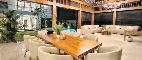 Breakfast area
