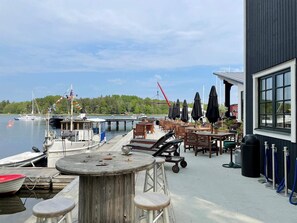 House | Outdoor dining - 4 Person Holiday Home in Hallstavik (Hallstavik)