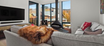 Lux Mountainside 2 Bed Mountainside Condo