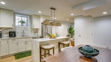 Fridge, microwave, dishwasher, coffee/tea maker