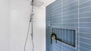 Shower - Oceanview On the Hill (Kilcunda)