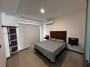 1 chambre, fer et planche à repasser, Wi-Fi gratuit, draps fournis
